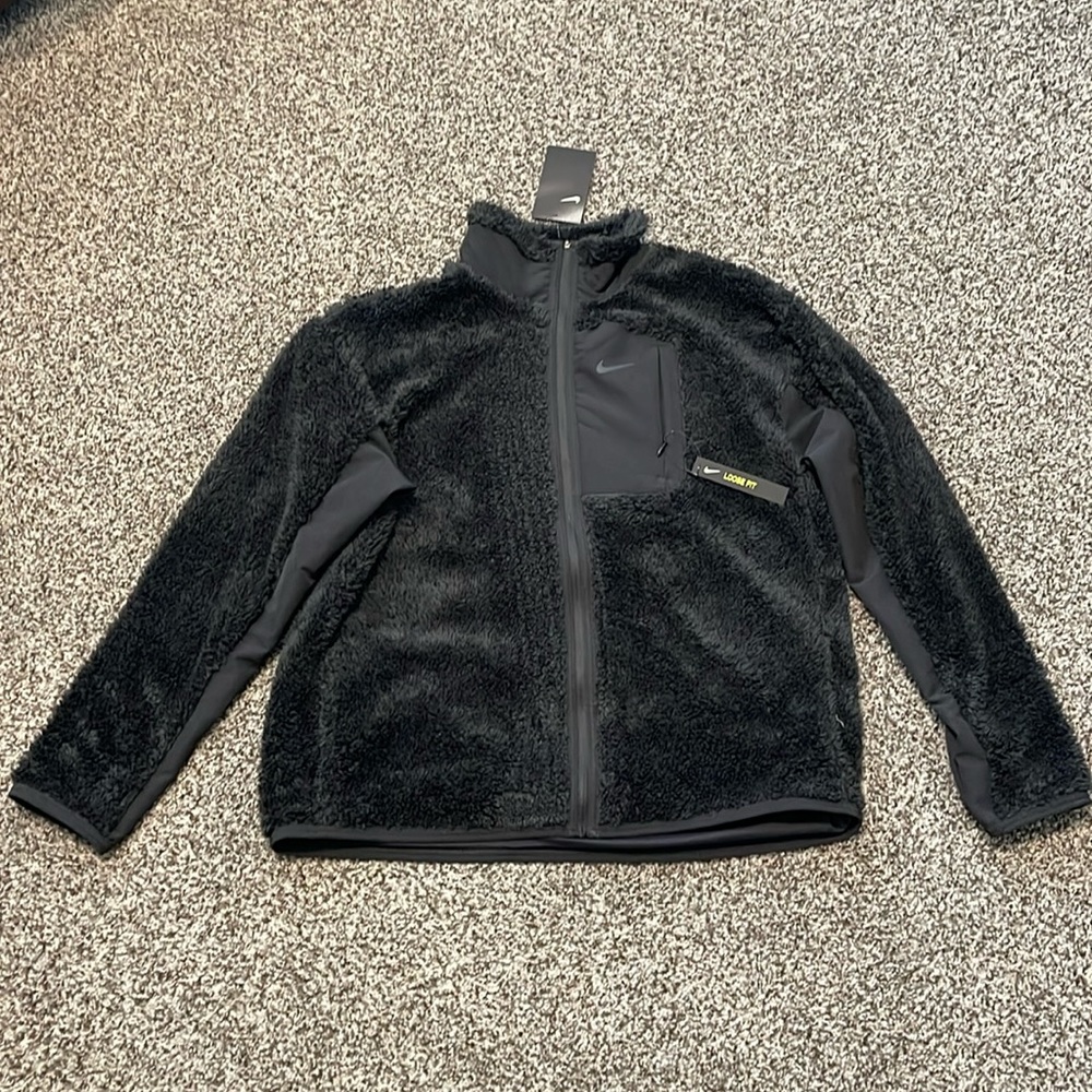 Nike women’s fleece warm jacket Large